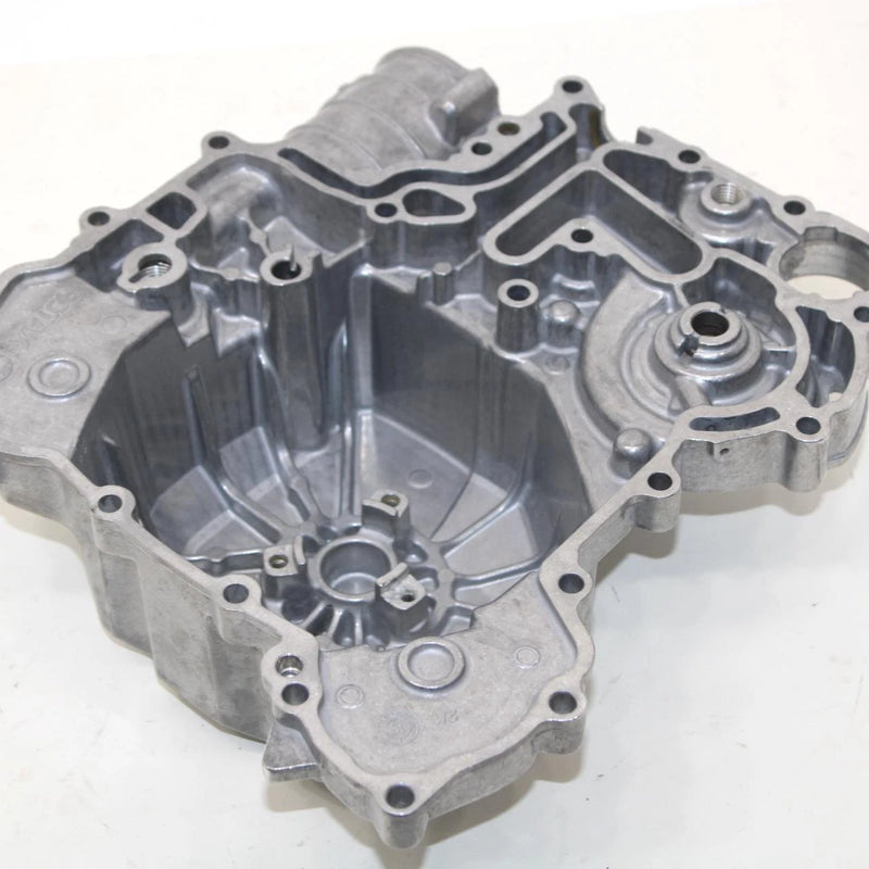 2017 Ski-doo Grand Touring 900 Stator Cover 420911052 SS65