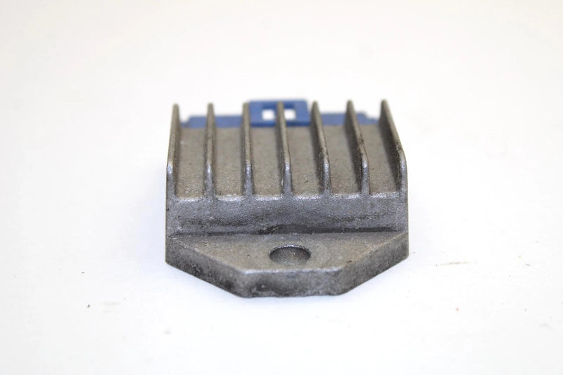 1995 Yamaha Vmax 600 Oem Voltage Regulator 8AB-81910-00-00 Q2427