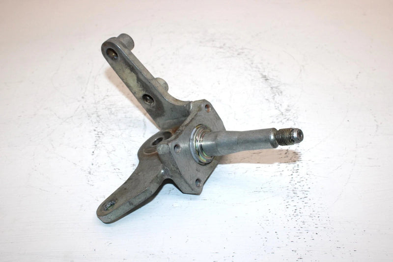 99 Yamaha  Bear Tracker Oem Front Right Steering Knuckle 4XE-F3502-00-00 AY50