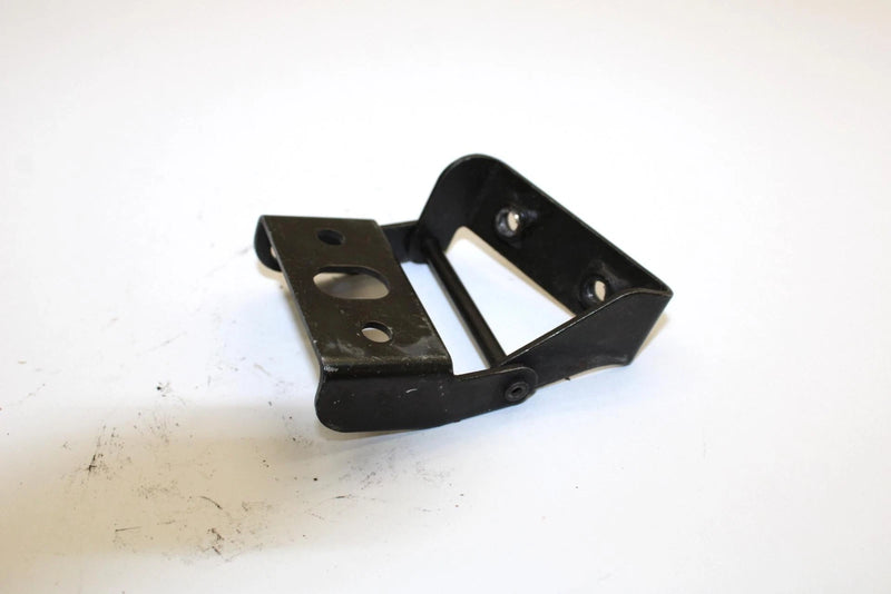 2002 Yamaha Mountain Max 700 Oem Left Hinge 8CR-77140-00-00 Q2624