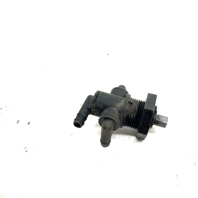 2003 Polaris Magnum 330 4X4 OEM 3 Way Fuel Valve 7052161 AP218
