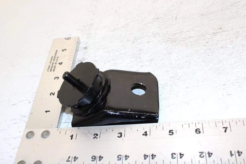 1995 Yamaha Vmax 500 Oem Front Lower Right Motor Mount 85L-21417-00-00 SY34