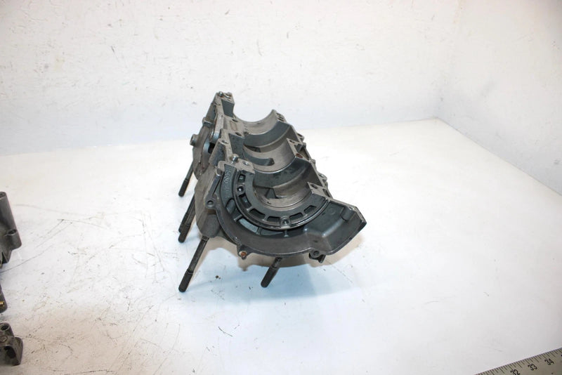 00 Polaris Xc Sp 600 Oem Crankcase TWN W/Studs 2201556 2201697 SP140