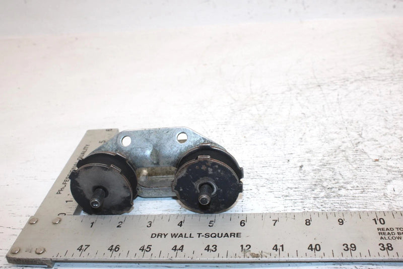1995 Yamaha Vmax 600 Oem Rear Upper Motor Mount W/Bushings  82M-21425-00-00 SY11