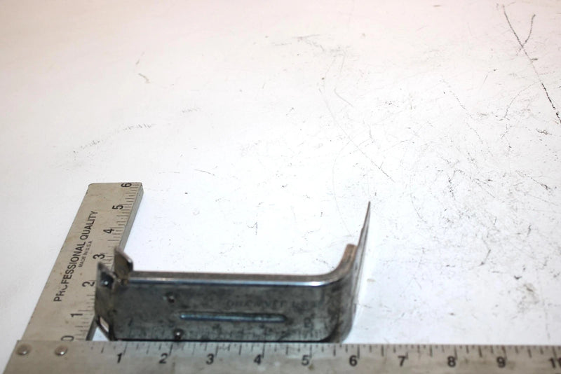 95 Polaris 500 Carb Oem RH Sidepanel Bracket 5240770 SP208