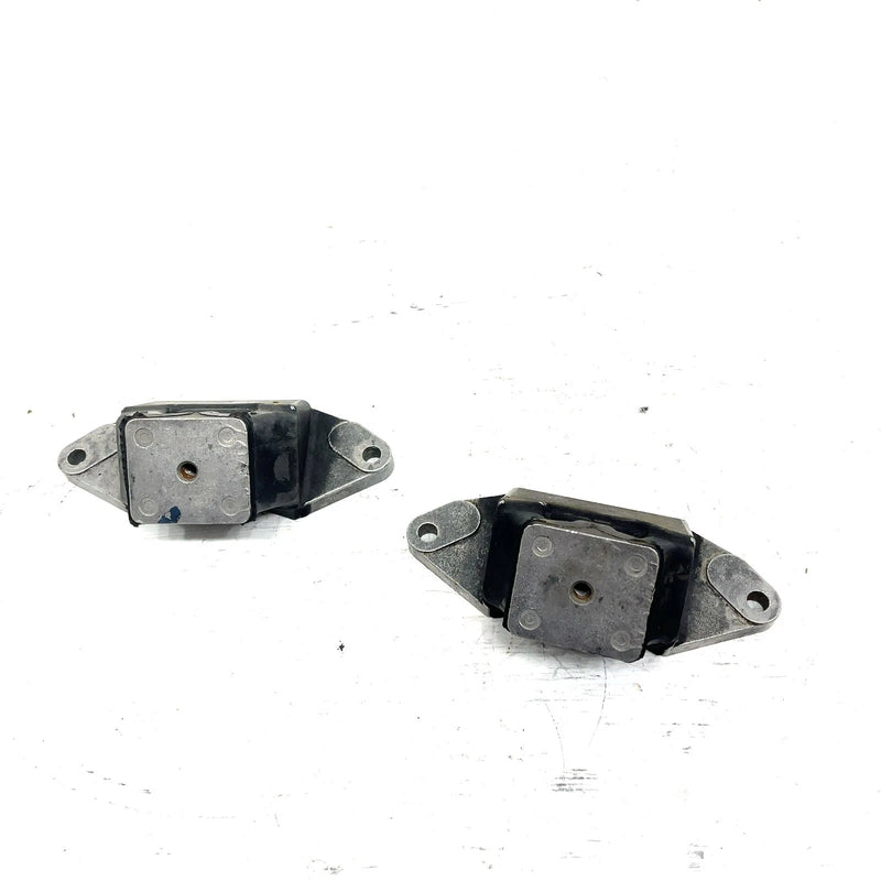01-05 Yamaha WaveRunner XLT1200 OEM Engine Mount Pair 68N-44517-00-00 JY30