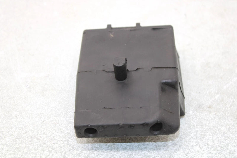 2000 Yamaha  Grizzly Oem Engine Mount Spacer 4WV-15327-00-00 AY35