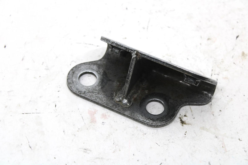 1987 Yamaha Srv Oem Rear Lower Engine Mount 8K4-21427-00-00 SY131
