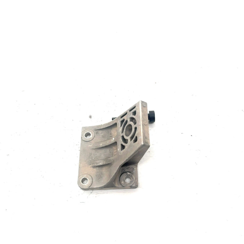 01 Yamaha WaveRunner XLT1200 OEM Rear Right Engine Bracket 68N-21426-00-94 JY29