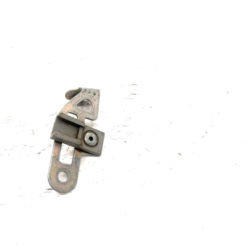 07 Can-Am Outlander 650 4x4 XT HO EFI OEM Engine Cover Support 705011461 AB17.1