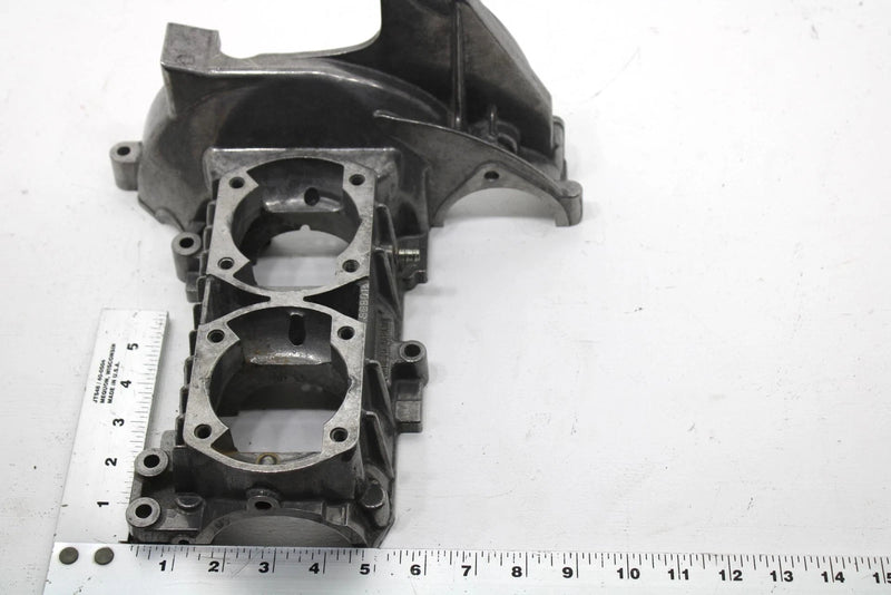 1989 Yamaha Ovation Deluxe Oem Upper Crank Case Half  8J9-15100-01-00 SY69