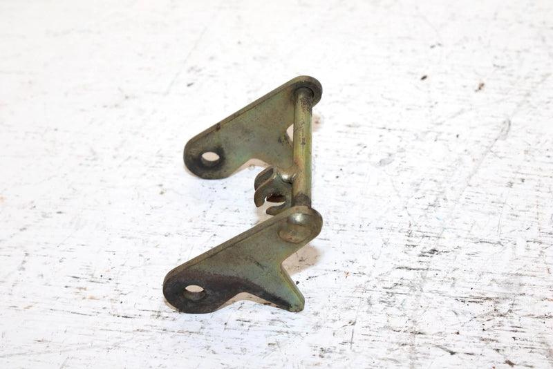 1992 Kawasaki Bayou 220 Oem Seat Hook 27012-1381 AK36