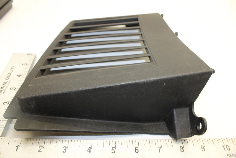 1990 Yamaha Phazer Ii Oem Left Louver 8X9-77131-00-00 B525