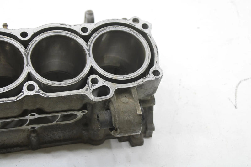 2007 Yamaha Attak Gt Oem Upper Crankcase Cylinder 8FP-15100-08-00 SY135
