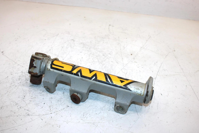04 Arctic Cat Mountain Cat 600 Efi Oem Right Steering Knuckle 1703-328 SAS5