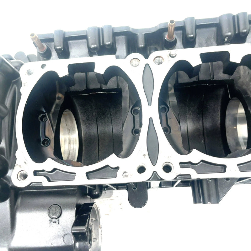01-05 Yamaha WaveRunner XLT1200 OEM Crankcase 68N-15100-00-00 JY29