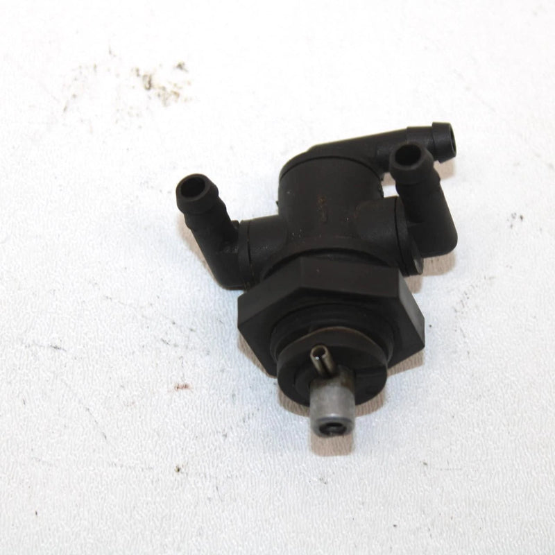 2005 Polaris Trail Boss 330 Oem 3-Way Petcock Valve 7052161 Q3321