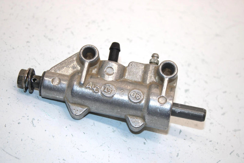 07 Polaris Hawkeye  4x4 Oem Rear Master Cylinder 2203088 AP83