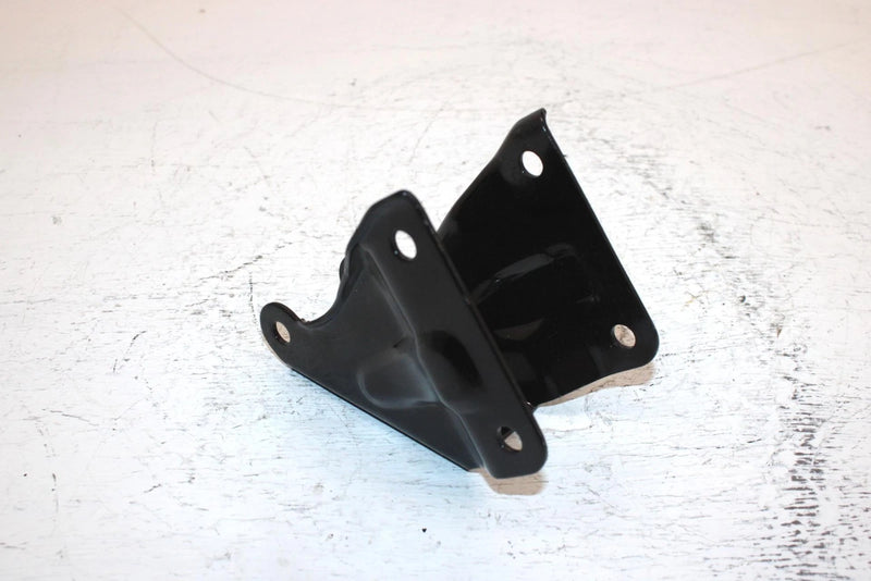 1985 Honda Atc 110 Oem Front Engine Mount Hanger 50121-943-680 AH68