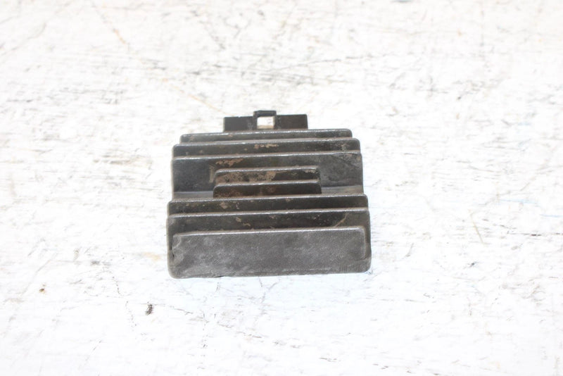 1992 Kawasaki Bayou 220 Oem Voltage Regulator 21066-1052 AK35