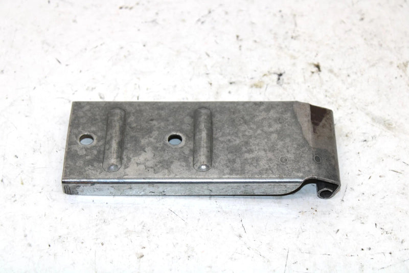 1979 Yamaha Et250c Oem Front Belt Cover Mount Bracket 8G5-77315-00-00 SY61