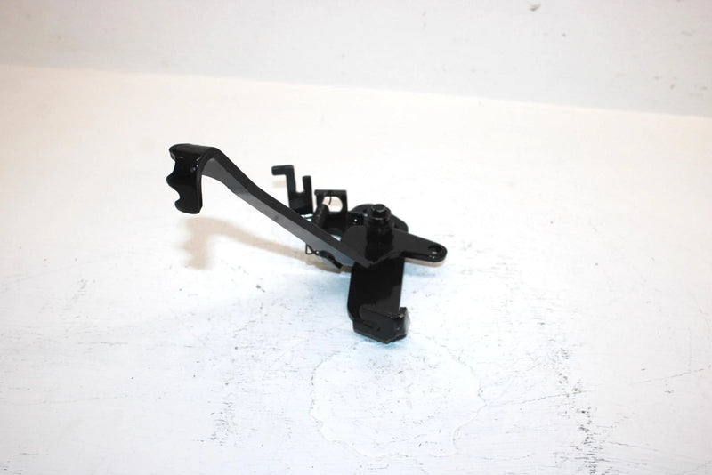 2007 Yamaha  Grizzly 350 2wd Oem Brake Pedal/Mount 5TE-FR7211-00-00 AY28