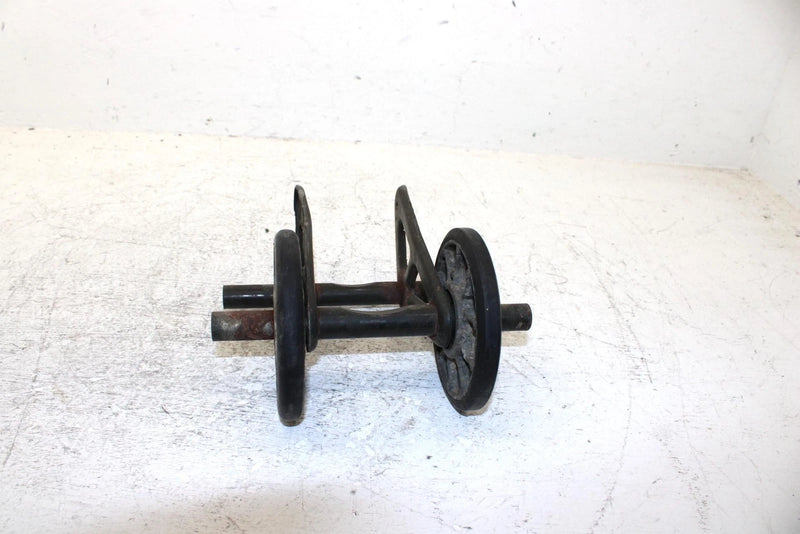1995 Yamaha Vmax 500 Oem Front Skid Bracket W/Wheels 8AX-47418-00-00 SY34