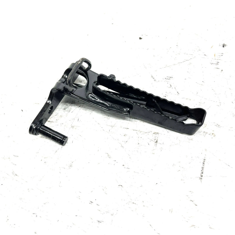 1988 Yamaha Moto 4 OEM Right Foot Peg 1YW-27421-00-00 AY57