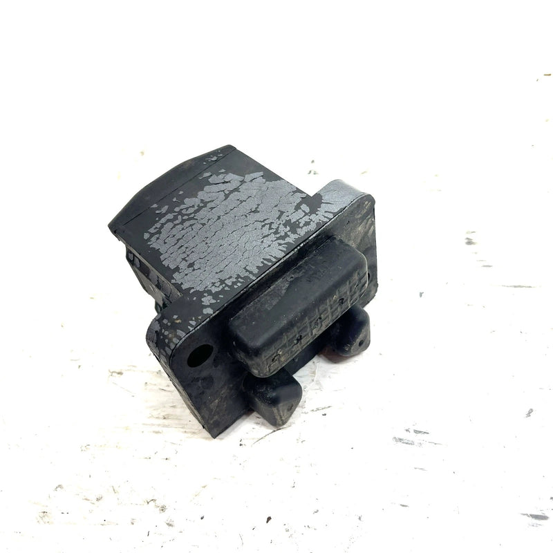 96-97 Yamaha WaveVenture 1100 OEM Engine Stopper Mount 64T-44532-00-00 JY14