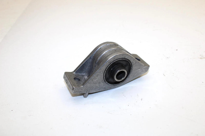 2006 Yamaha Nytro Oem MAG Side Motor Mount 8ES-21420-00-00 Q2395