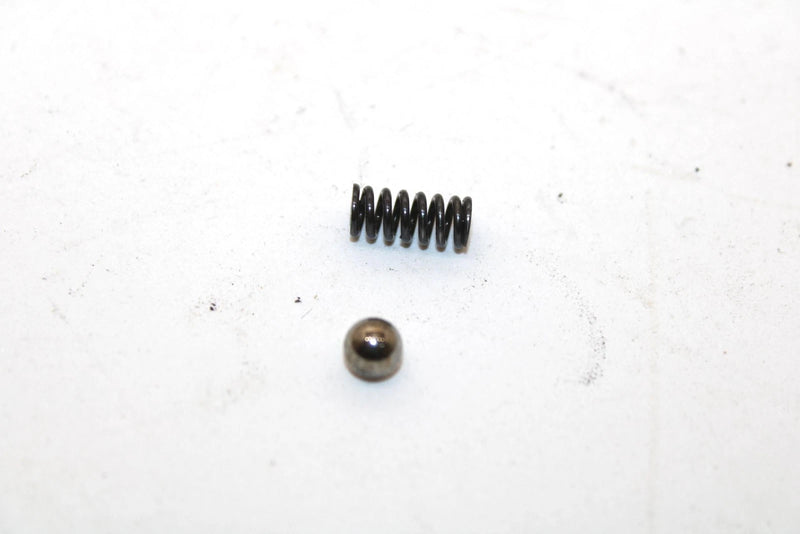 1985 Yamaha  Moto 4 Oem Gear Shift Guide Spring And Ball 90501-101A5-00 AY40