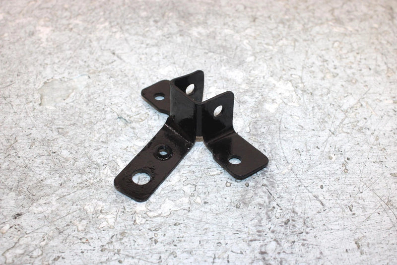 2006 Polaris Sportsman 500 Oem Upper Seat Backrest Bracket Set 5249636-067 AP186
