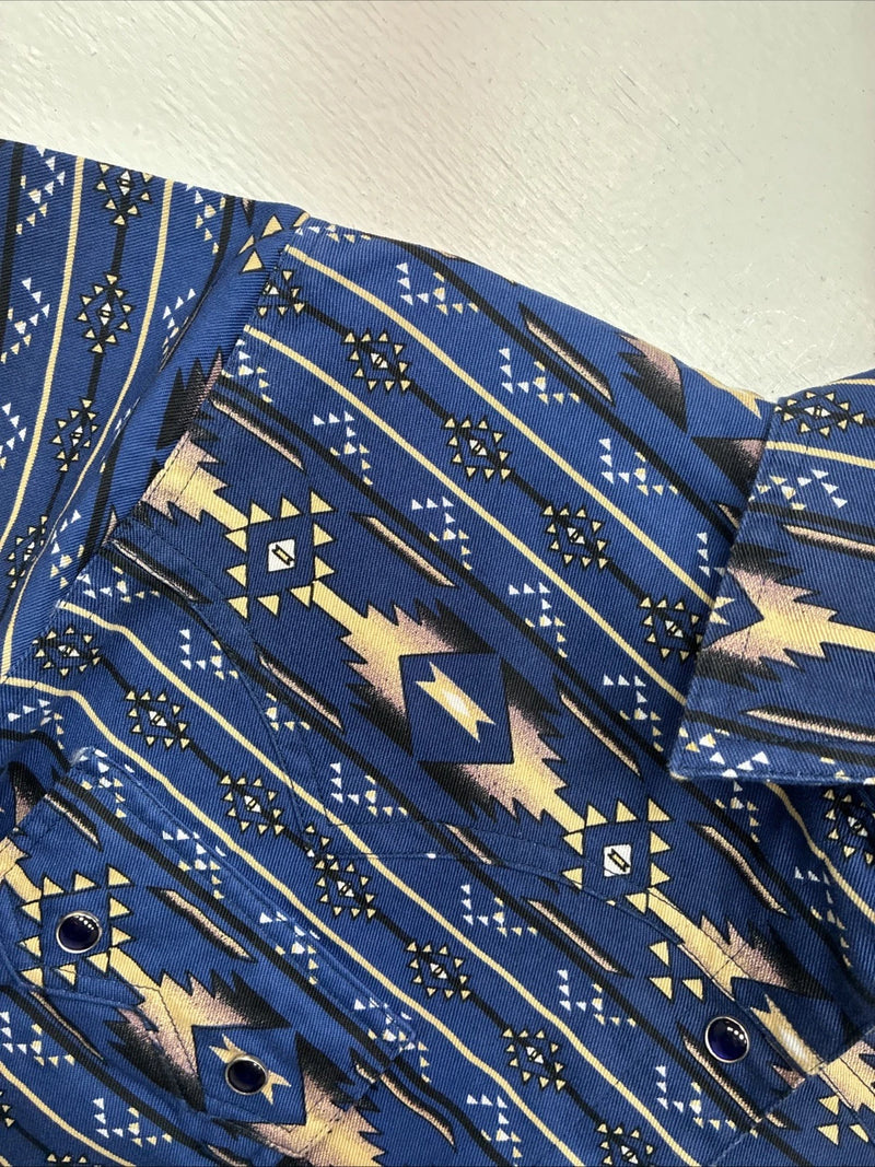 New Women’s Cumberland Blue Crop Top Short Sleeve Pearl Snap Medium LL-52
