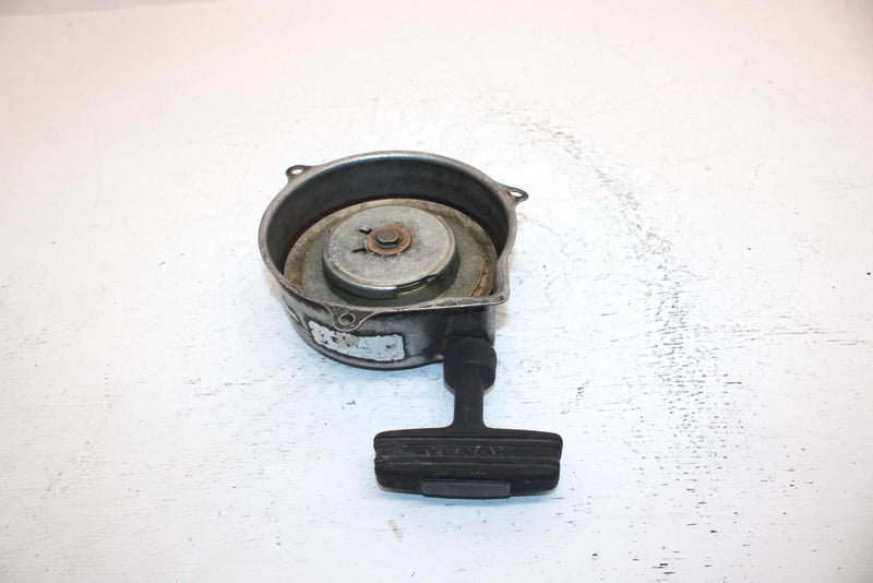 1985 Honda Atc 110a All Terrain Oem Pull Recoil Starter 28400-943-681 AH58