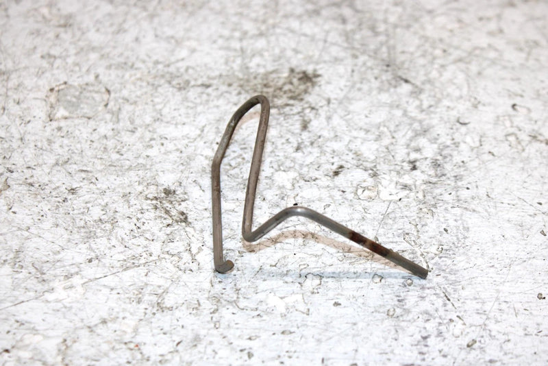 2006 John Deere  Buck 650 Oem Latch Base Spring 705000259 AJ0