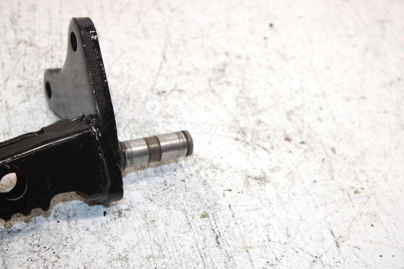 1987 Yamaha  Warrior Oem Left Foot Peg 1UY-27411-00-00 3GD-27411-01-00 AY16