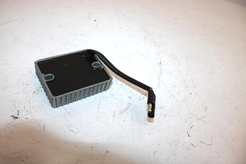 02 Arctic Cat Zr 600 Efi Cc Oem Voltage Regulator 0630-142 Q4173