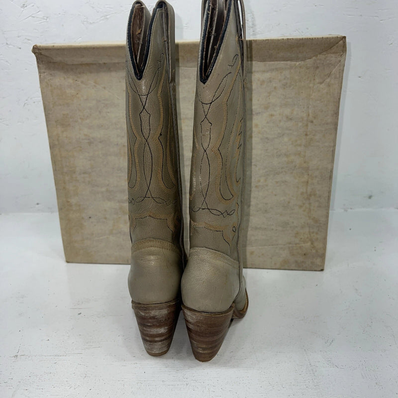 New Women’s Gray Fashion Capzeio Cowboy Boots. L538 5.5 5 1/2. 20-45