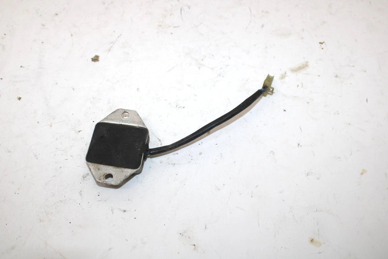 1989 Yamaha Srv Oem Voltage Regulator 82M-81910-A0-00 Q4364