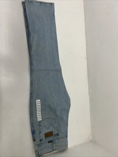 New Men’s Wrangler Light Wash Original Fit Denim Jeans. 38x34 Q-12