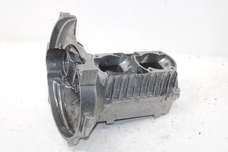 1988 Yamaha Enticer 340 Oem Crankcase Assembly 8G8-15100-02-00 SY130