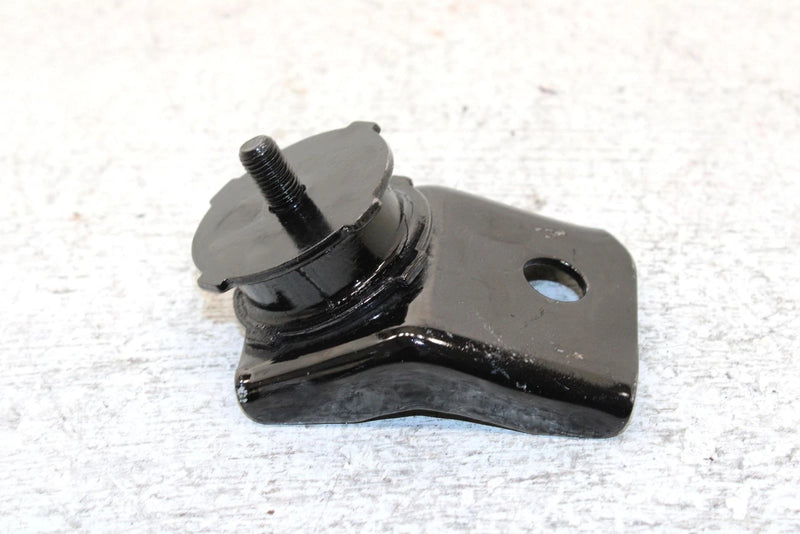 1995 Yamaha Vmax 600 Le Oem Front Lower Right Motor Mount 85L-21417-00-00 SY21