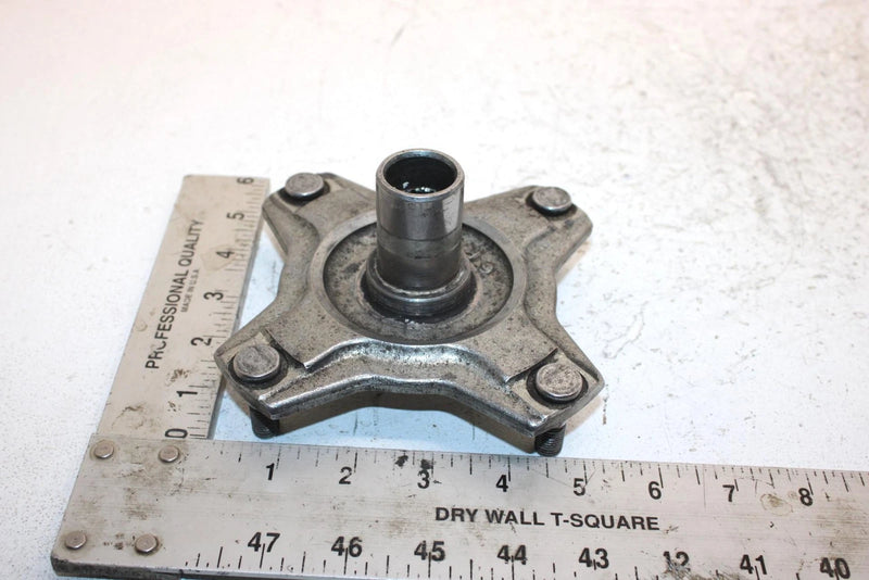 1997 Suzuki King Quad 300 4x4 Oem Front Wheel Hub W/Studs 54110-39D01 AS11