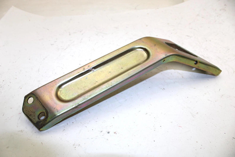 Yamaha Oem Right Front Bumper Brace 8CR-21959-10-00 Q4236