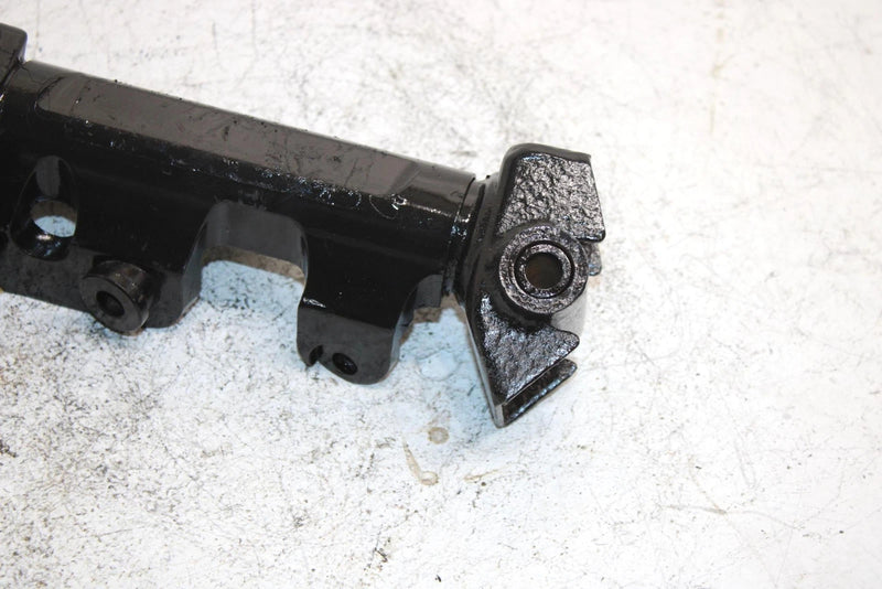 06 Arctic Cat Sabercat 600 Efi Lx Oem Right Steering Knuckle 1703-724 SAS13