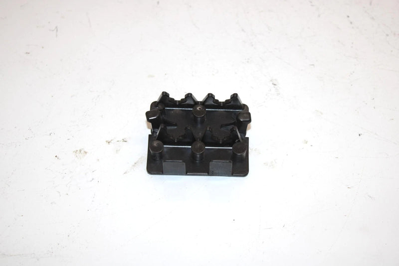 05 Polaris Fusion 900 Oem Spark Plug Holder 5435945 SP204