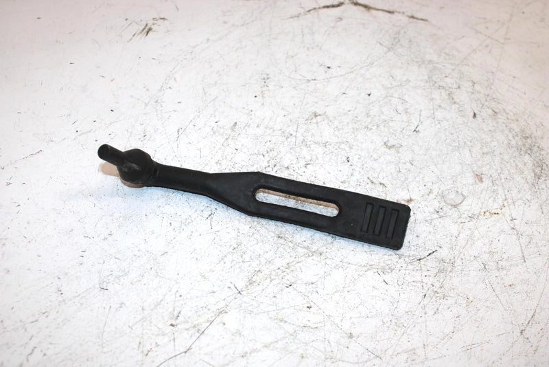 05 Arctic Cat Sabercat 700 Efi Lx Oem Hood Hold Down Strap 2606-624 SAS10