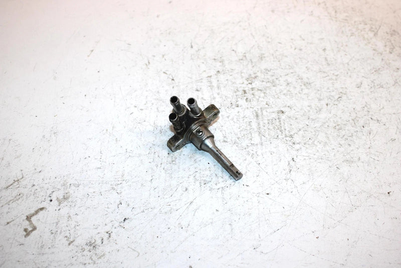 1990 Kawasaki 650 Ts Oem Fuel Petcock 51023-3709 JK8