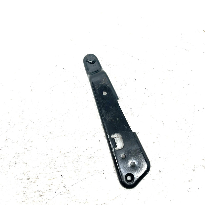 2022 Can-Am Defender HD10 OEM Right Tailgate Support Bracket 708304221 XB0