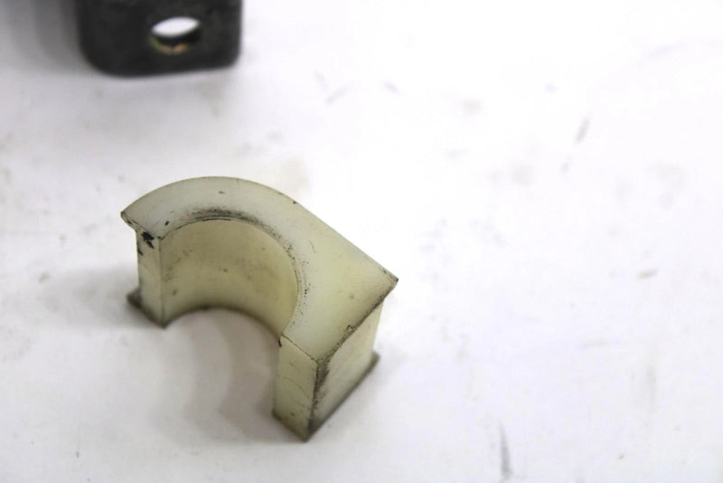 Yamaha Oem Steering Column Stay With Bushing 84M-23868-00-00 Q1680